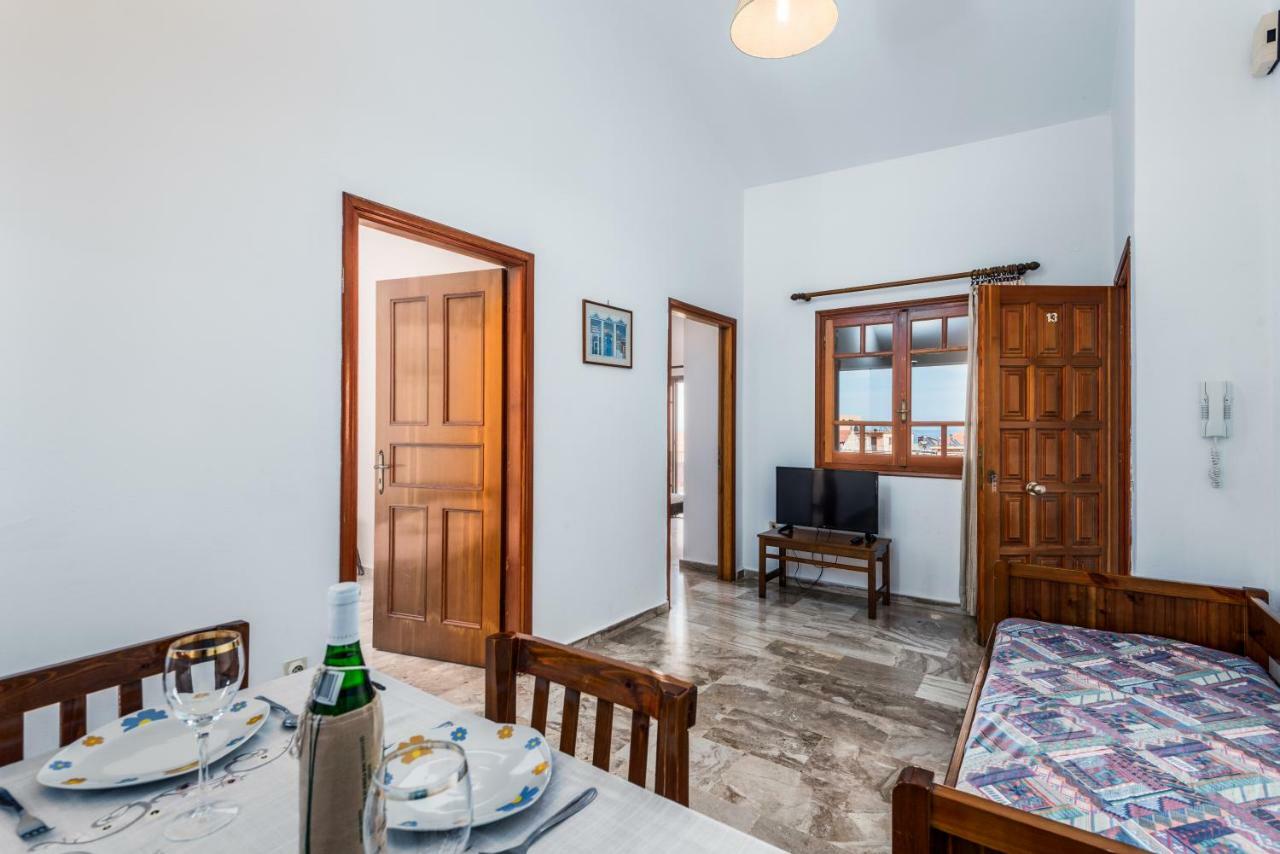Areti Apartments Порос Экстерьер фото